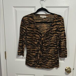 Jones New York Black and Tan Ruched Blouse